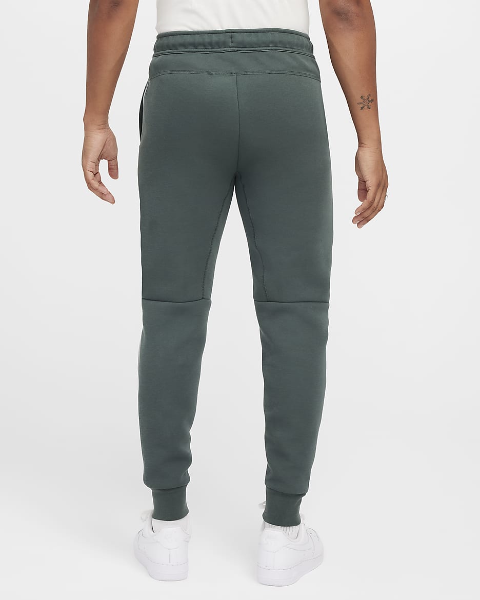 Nike deals fleece tech joggers